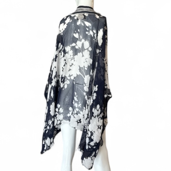 Anthroplogie Elevenses Navy & White Sheer Silk Floral Kimono Cardigan Size OS - Picture 6 of 11